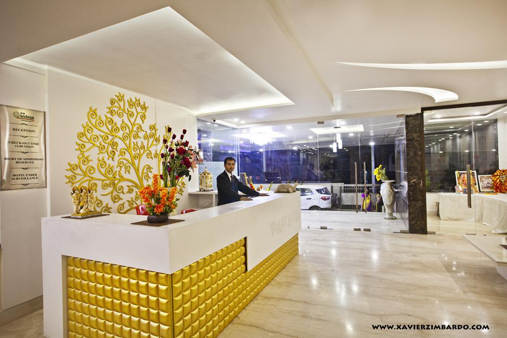 โฮเต็ล กฤษณัม วรินดาวัน Hotel ภายนอก รูปภาพ