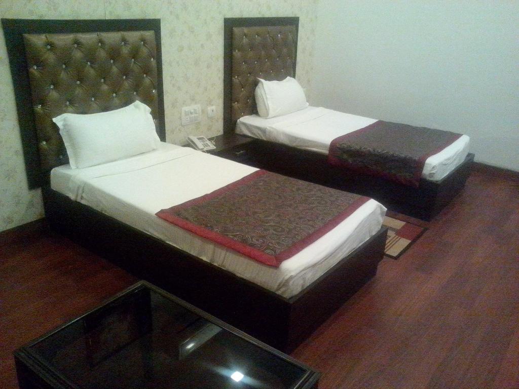 โฮเต็ล กฤษณัม วรินดาวัน Hotel ห้อง รูปภาพ