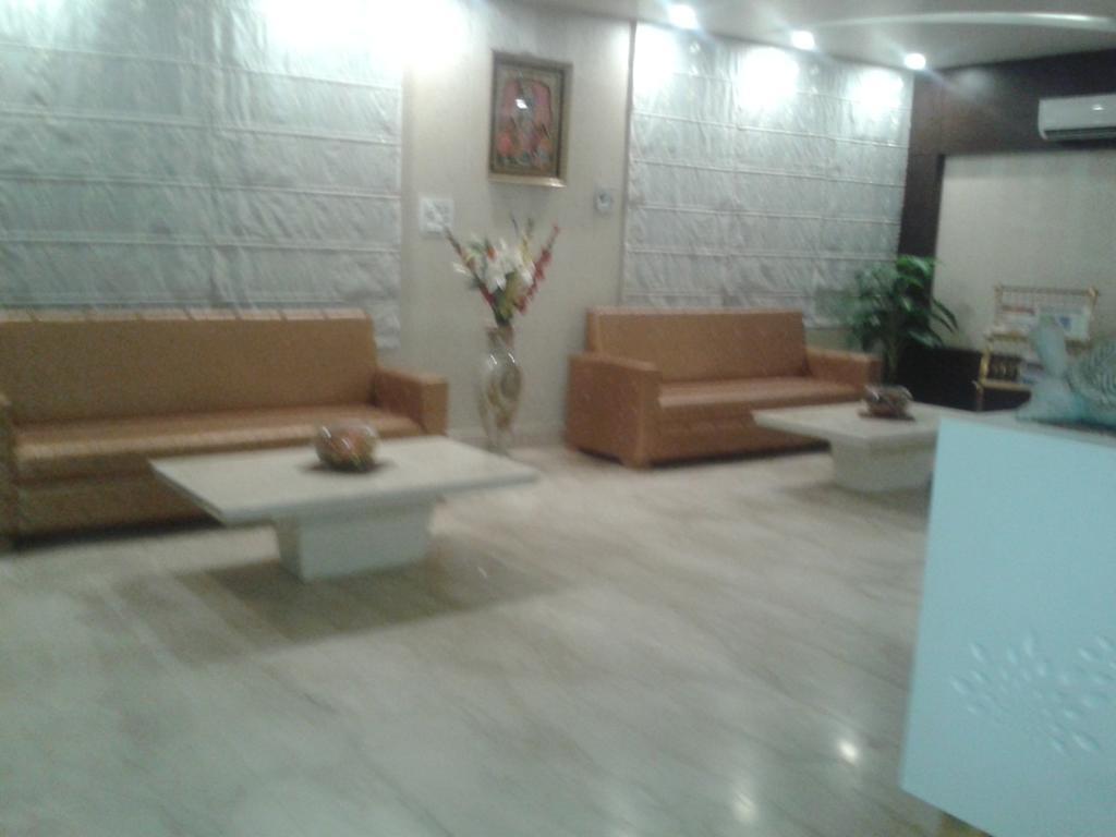 โฮเต็ล กฤษณัม วรินดาวัน Hotel ภายนอก รูปภาพ