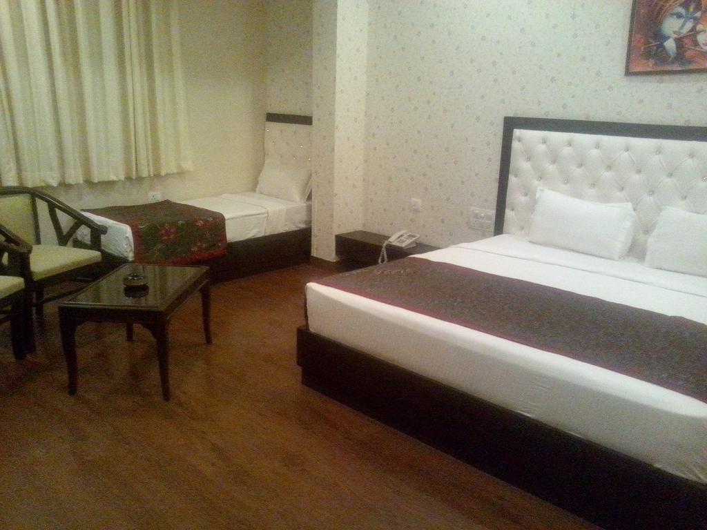 โฮเต็ล กฤษณัม วรินดาวัน Hotel ห้อง รูปภาพ