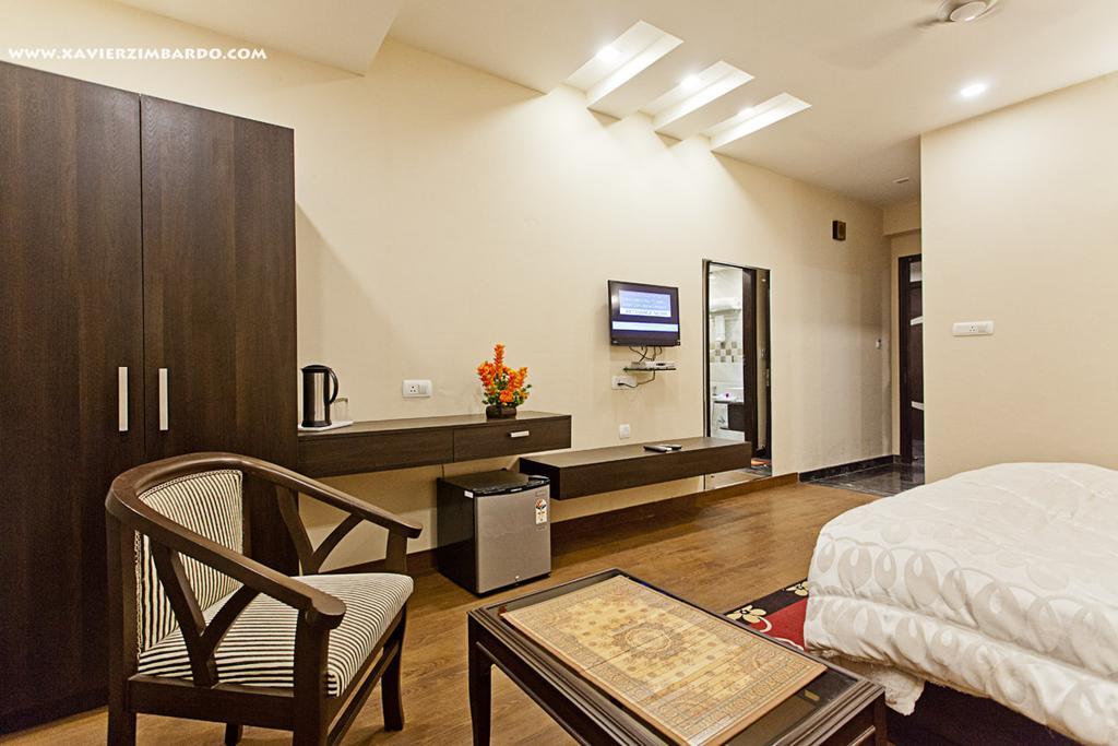 โฮเต็ล กฤษณัม วรินดาวัน Hotel ภายนอก รูปภาพ