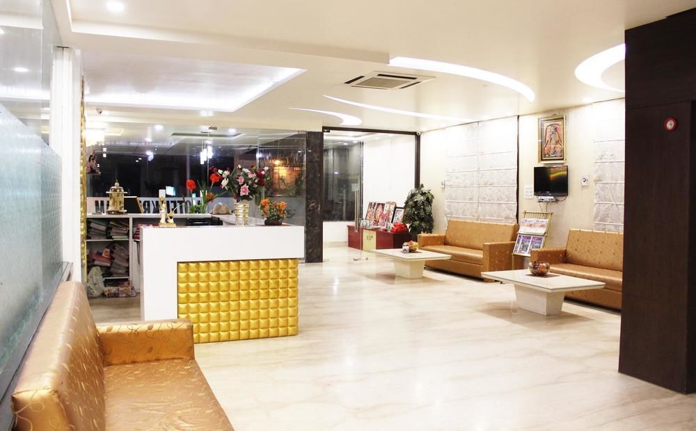 โฮเต็ล กฤษณัม วรินดาวัน Hotel ภายนอก รูปภาพ