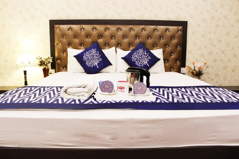 โฮเต็ล กฤษณัม วรินดาวัน Hotel ภายนอก รูปภาพ